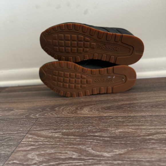 Women Reebok Harman Classic - Picture 5 of 7